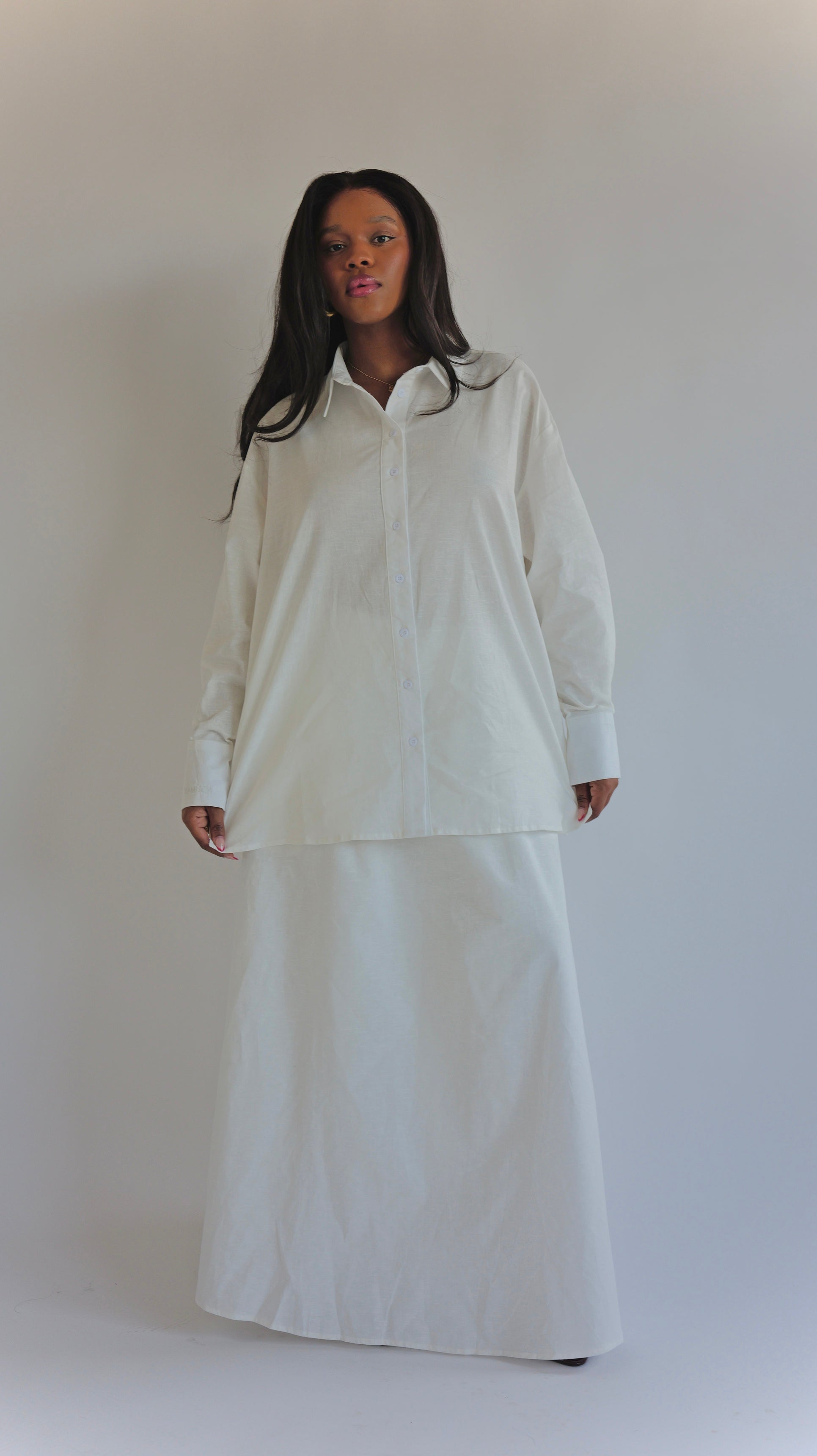 ZURI - Ensemble à jupe en lin Marine/Blanc